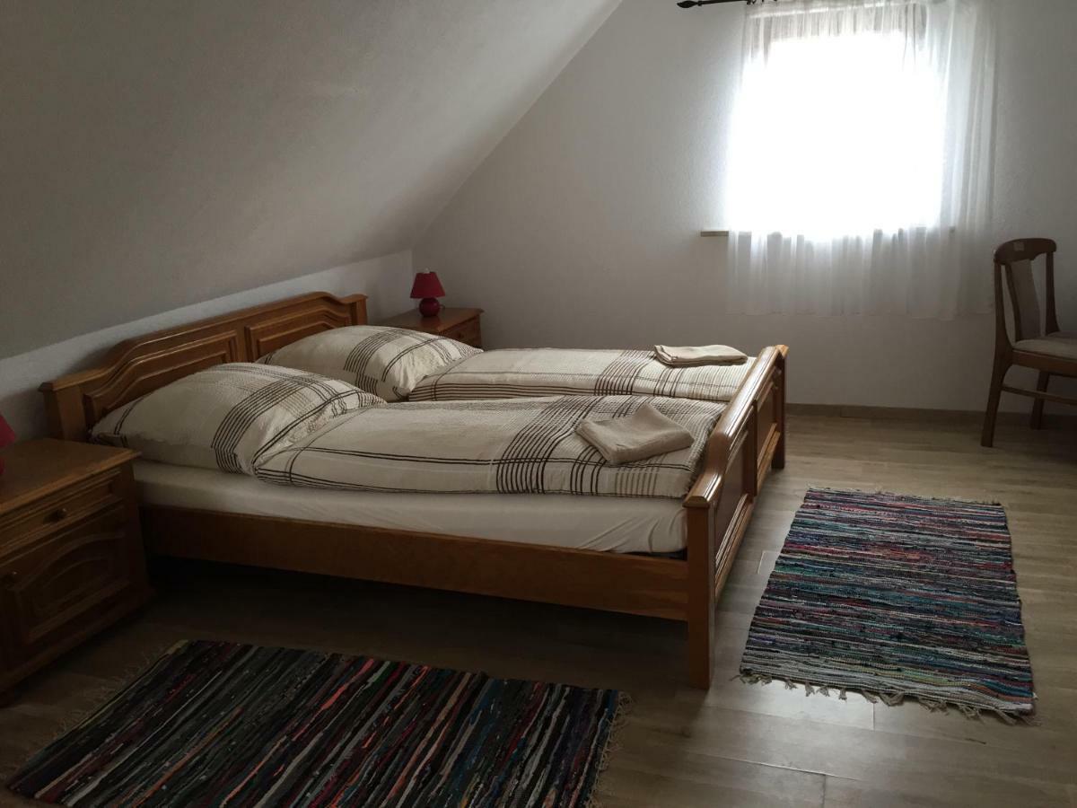Gasthof Roessle Ochsenwang Bissingen an der Teck Exterior foto