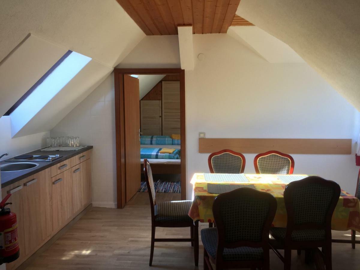 Gasthof Roessle Ochsenwang Bissingen an der Teck Exterior foto
